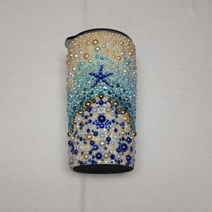 Beaded Travel Tumbler with Blue and Pearl Ocean Crown Beach Design